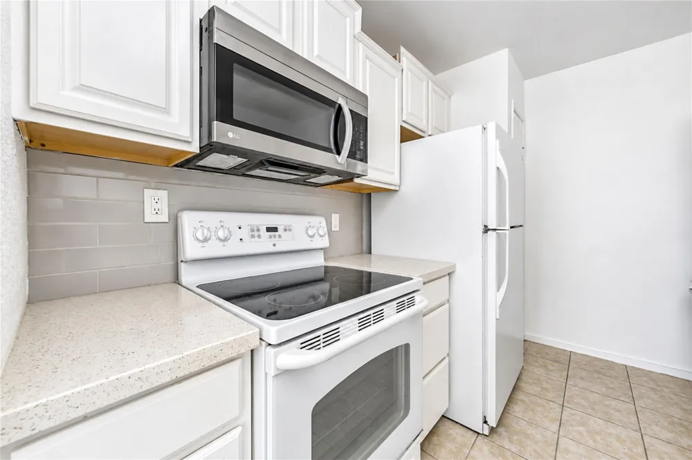 9707 Richmond Avenue #14 Houston, TX 77042