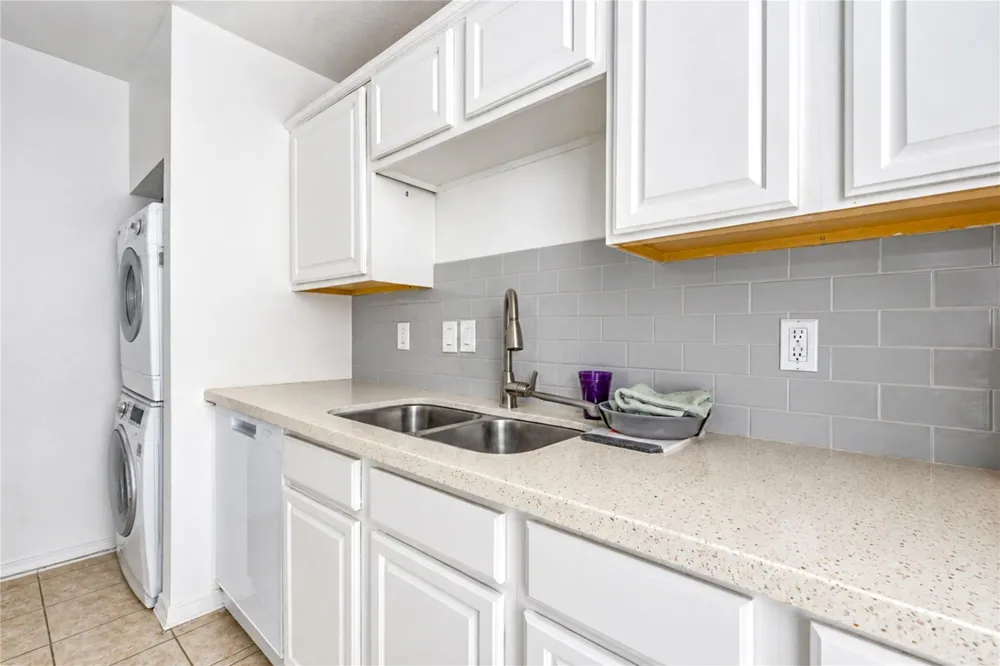9707 Richmond Avenue #14 Houston, TX 77042