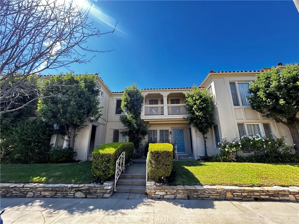 935 S Alandele Avenue Los Angeles, CA 90036