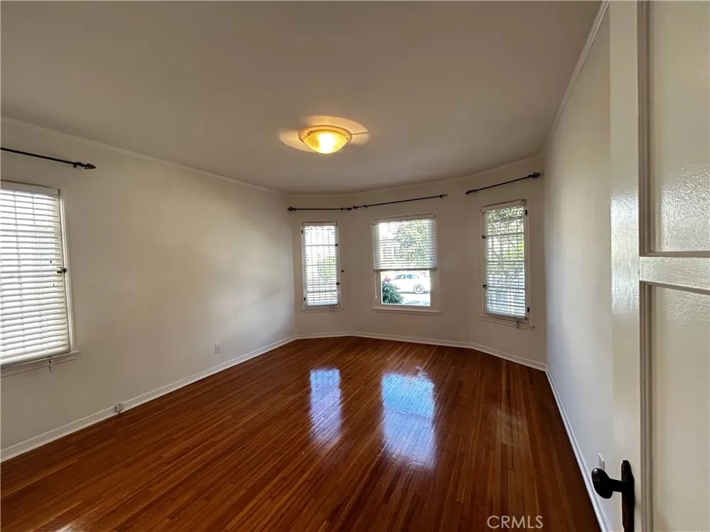 935 S Alandele Avenue Los Angeles, CA 90036
