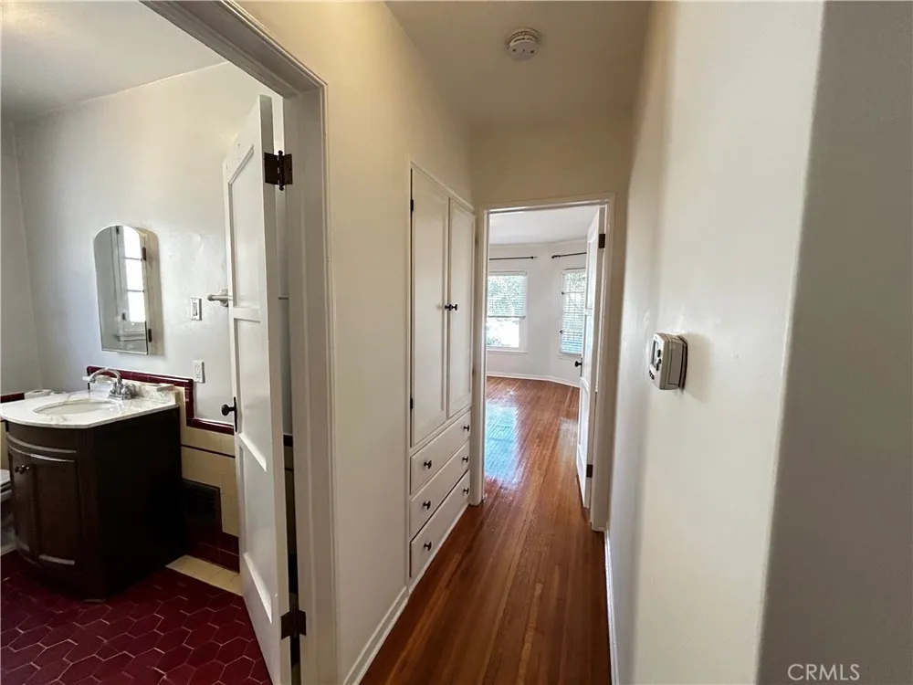 935 S Alandele Avenue Los Angeles, CA 90036