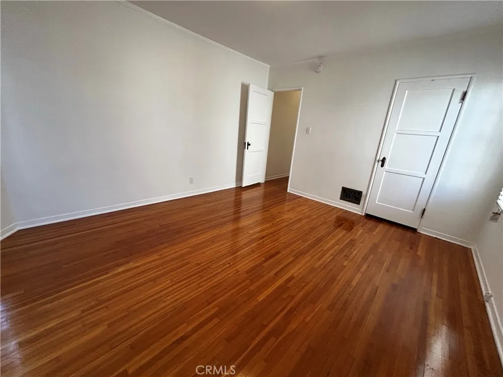935 S Alandele Avenue Los Angeles, CA 90036