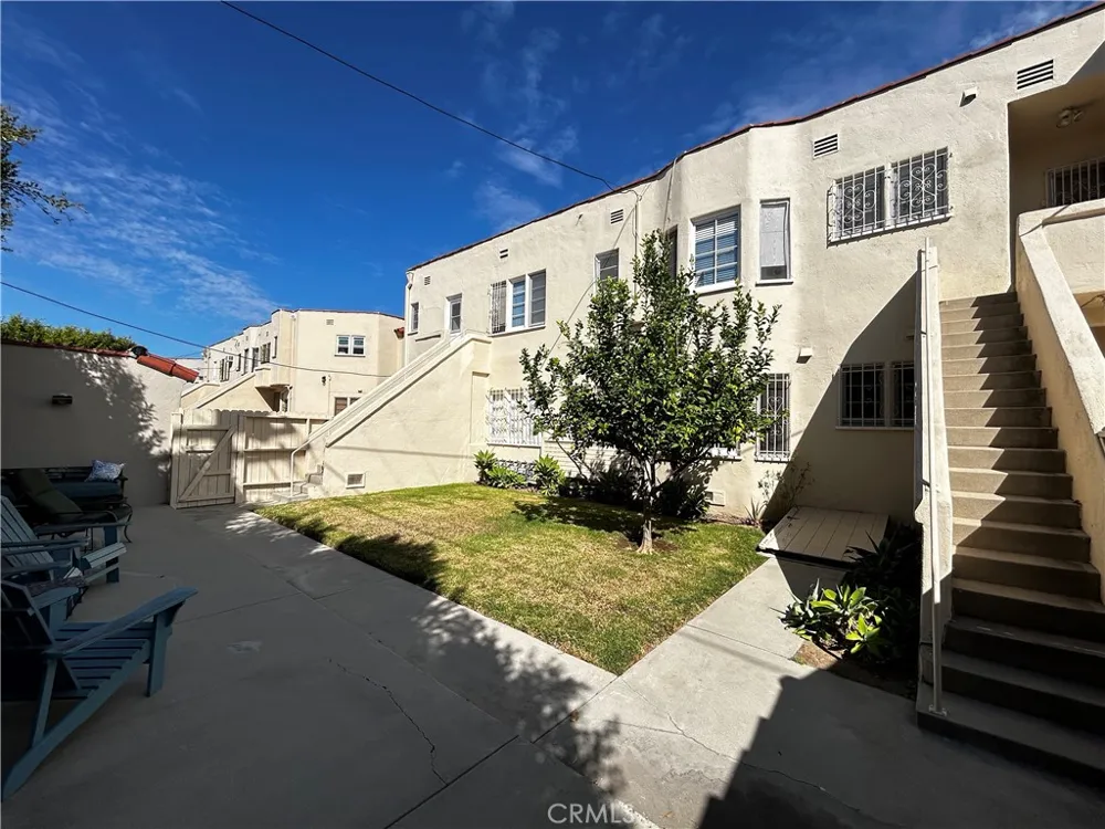 935 S Alandele Avenue Los Angeles, CA 90036