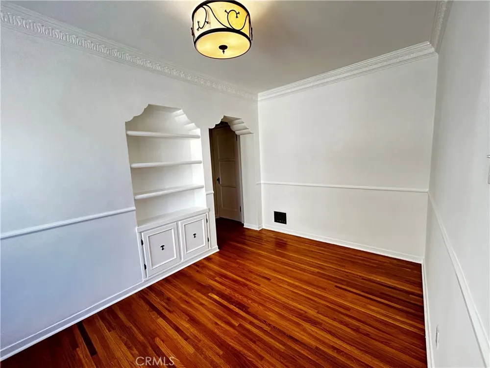 935 S Alandele Avenue Los Angeles, CA 90036