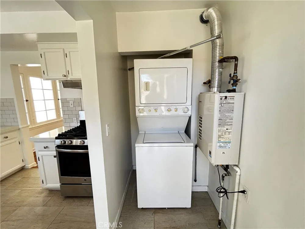 935 S Alandele Avenue Los Angeles, CA 90036