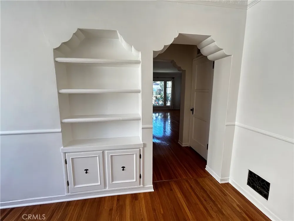 935 S Alandele Avenue Los Angeles, CA 90036