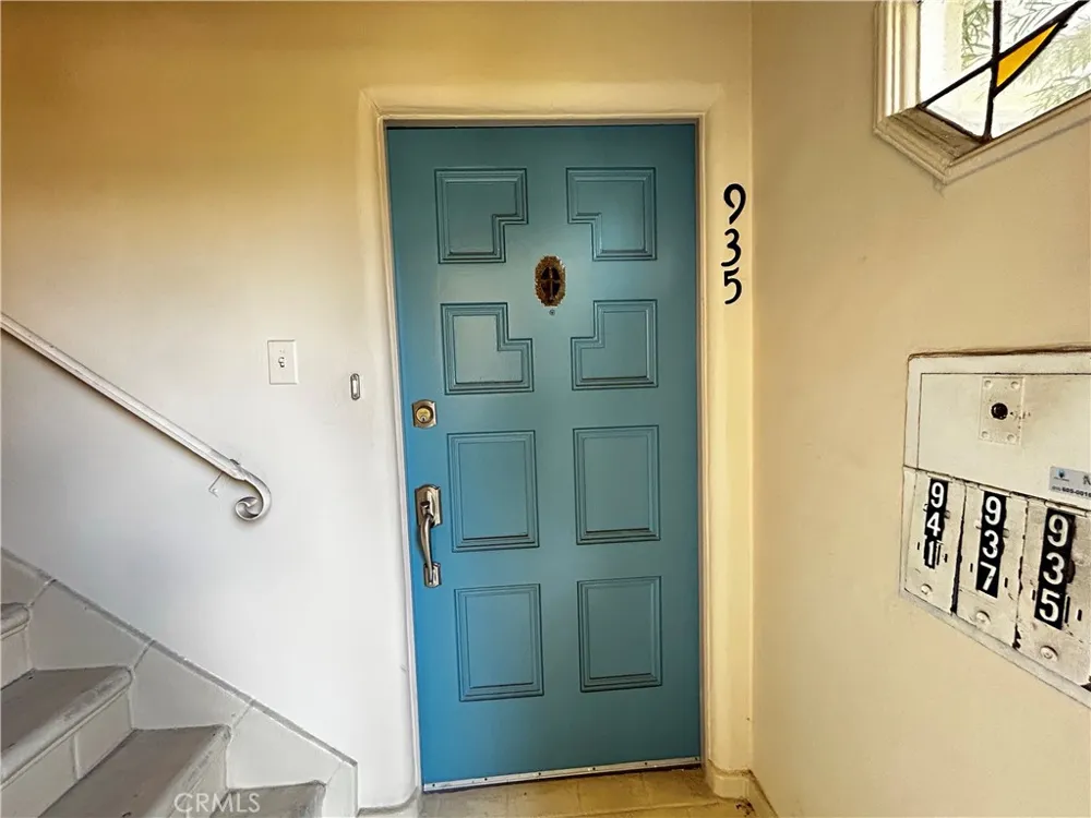 935 S Alandele Avenue Los Angeles, CA 90036