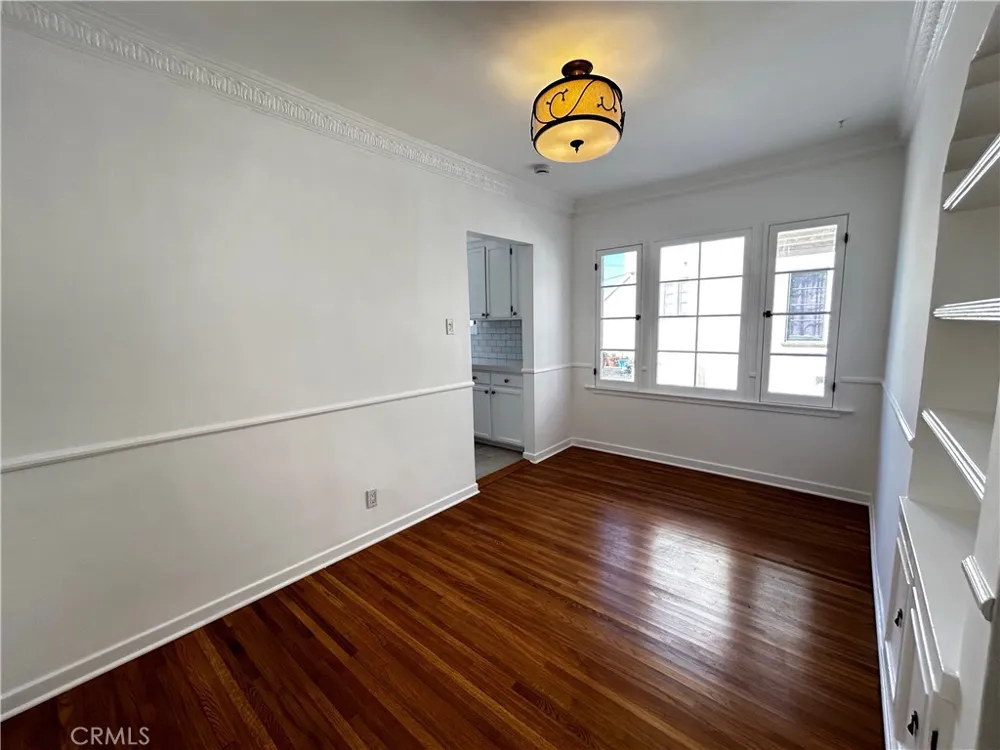 935 S Alandele Avenue Los Angeles, CA 90036