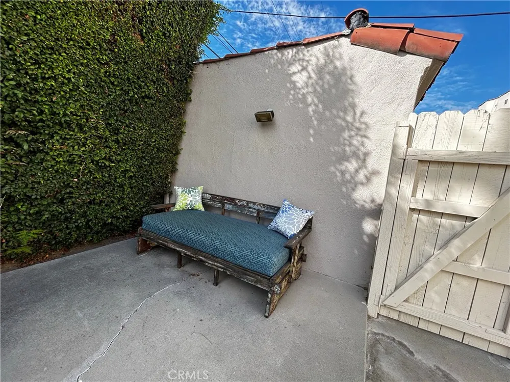 935 S Alandele Avenue Los Angeles, CA 90036