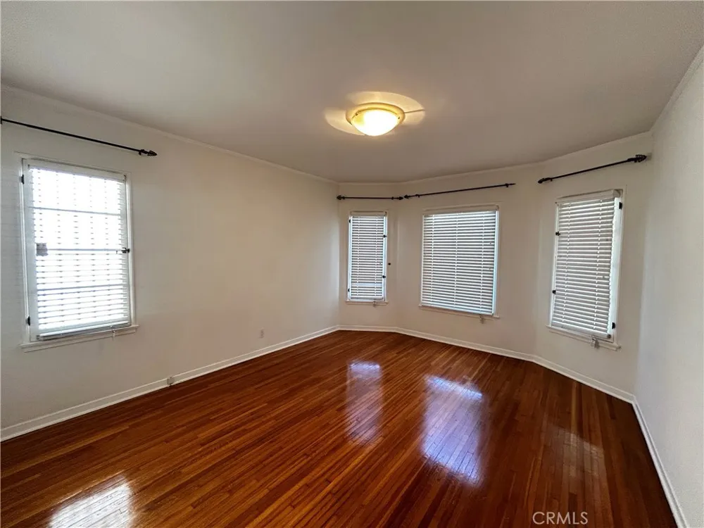 935 S Alandele Avenue Los Angeles, CA 90036