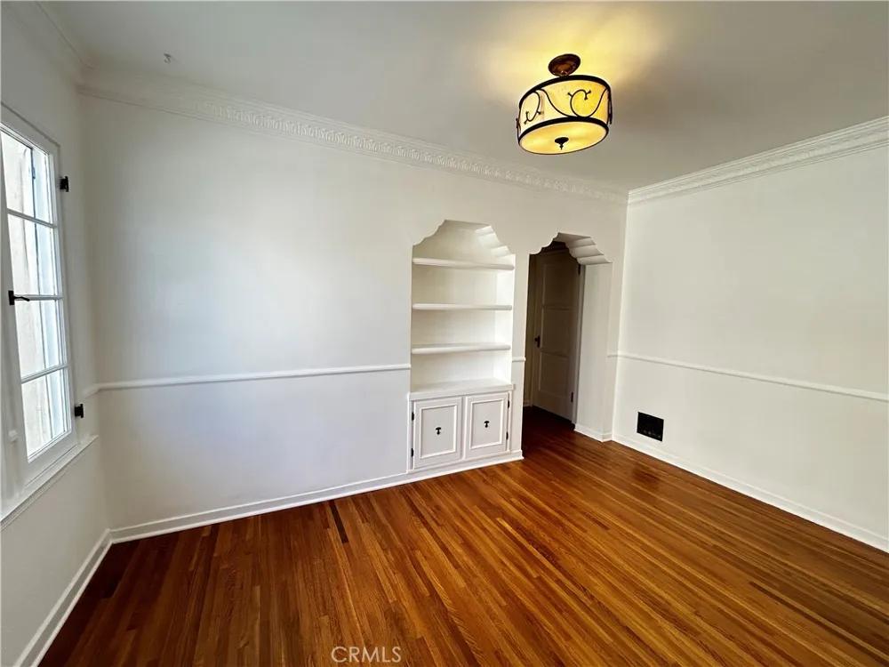 935 S Alandele Avenue Los Angeles, CA 90036