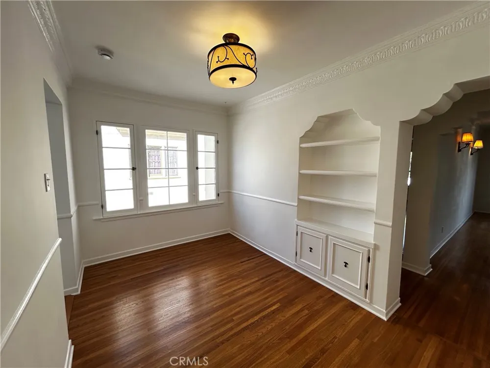 935 S Alandele Avenue Los Angeles, CA 90036