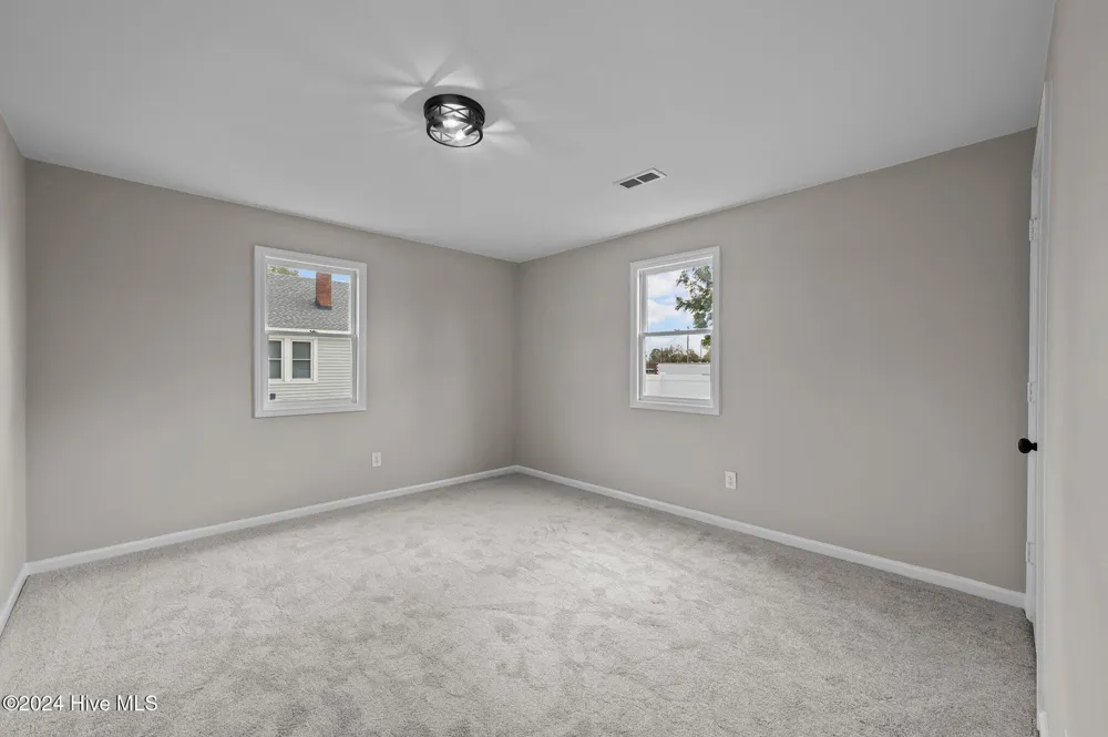 517 W 7th Street Washington, NC 27889