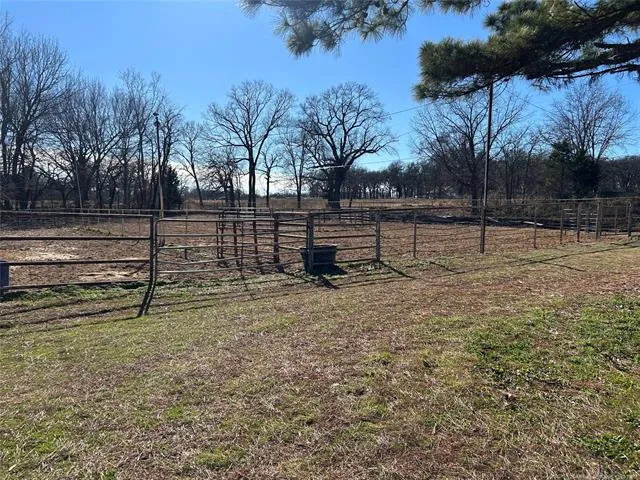 21170 S 270 ROAD Morris, OK 74445