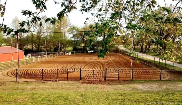 21170 S 270 ROAD Morris, OK 74445