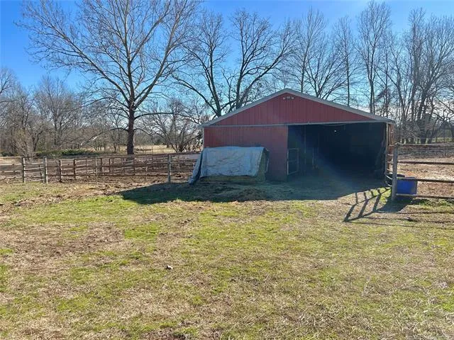 21170 S 270 ROAD Morris, OK 74445