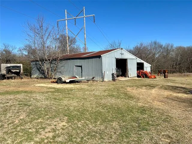 21170 S 270 ROAD Morris, OK 74445