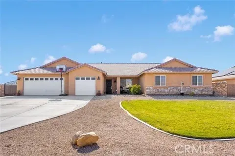 14118 Fresian Apple Valley, CA 92307