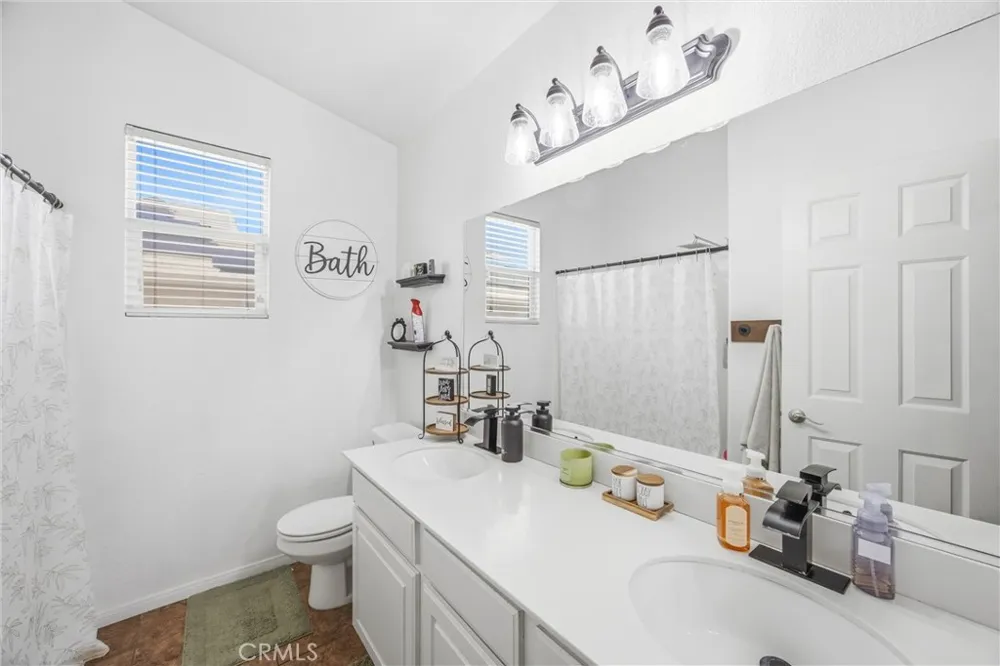 14118 Fresian Apple Valley, CA 92307