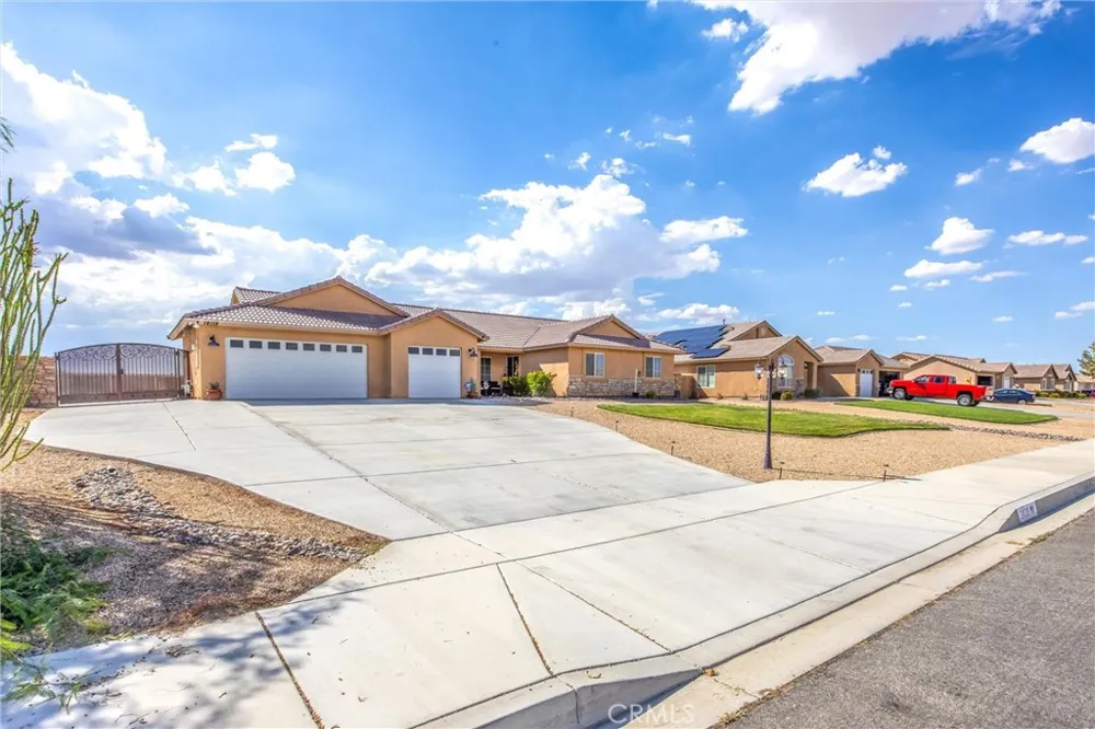 14118 Fresian Apple Valley, CA 92307