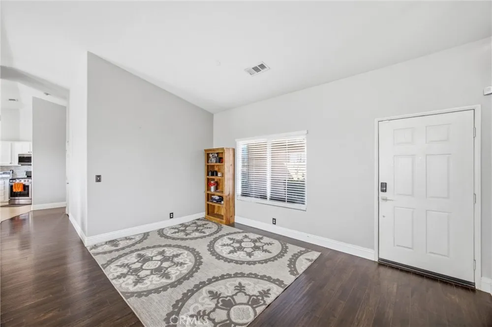14118 Fresian Apple Valley, CA 92307