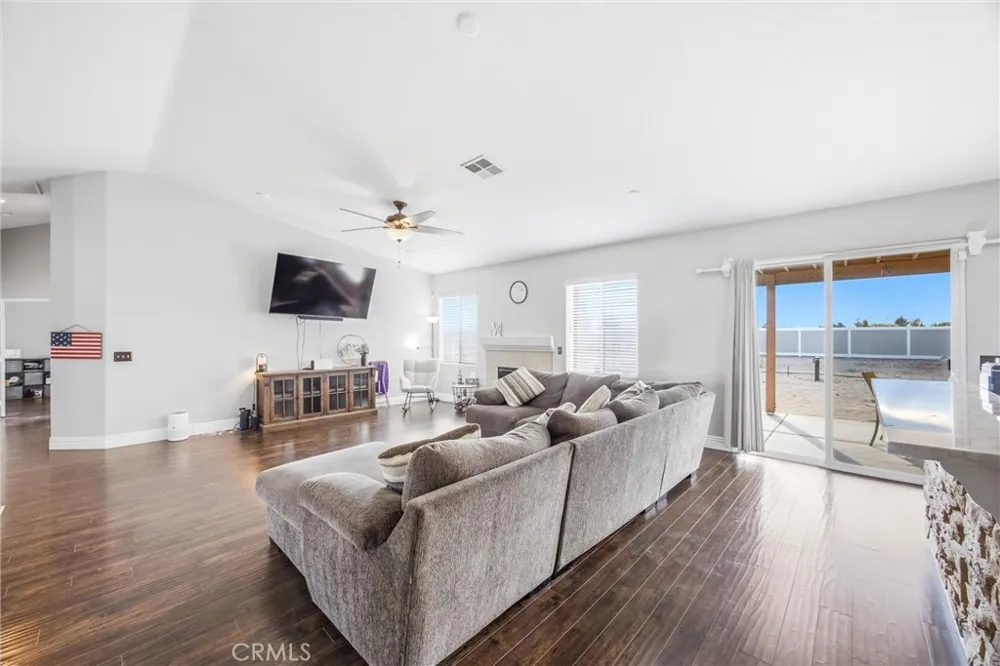 14118 Fresian Apple Valley, CA 92307