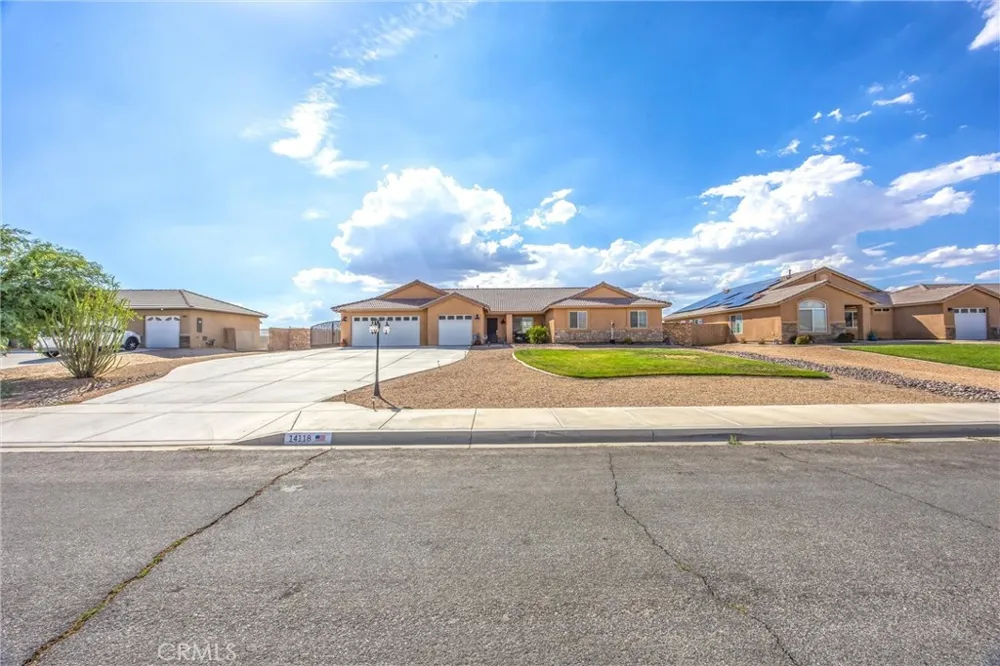 14118 Fresian Apple Valley, CA 92307
