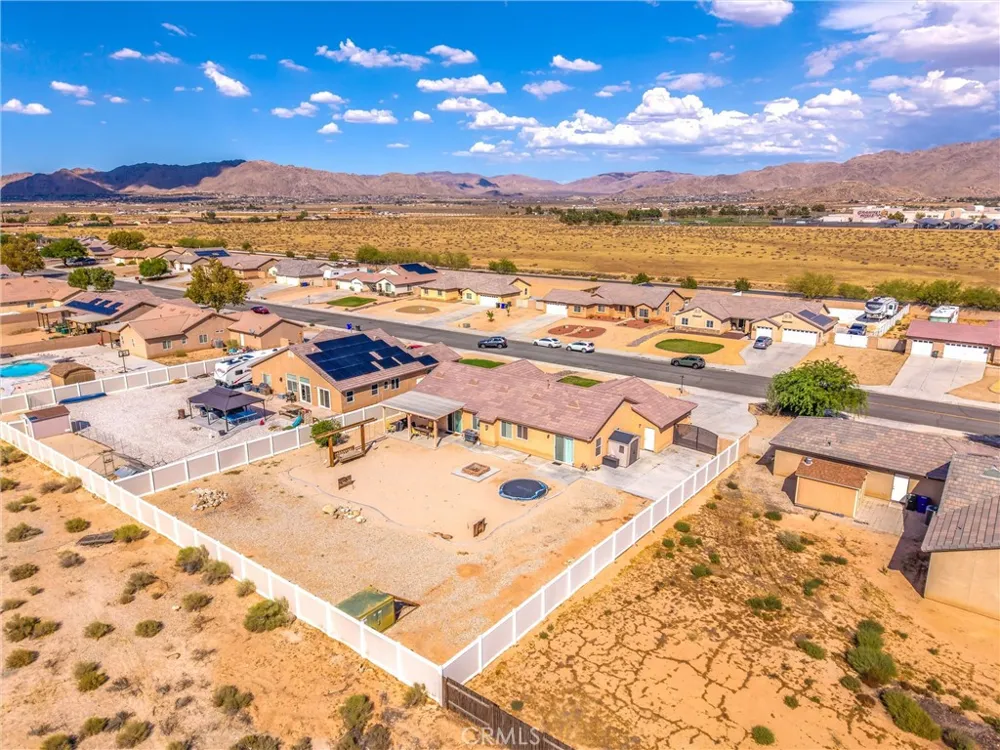 14118 Fresian Apple Valley, CA 92307