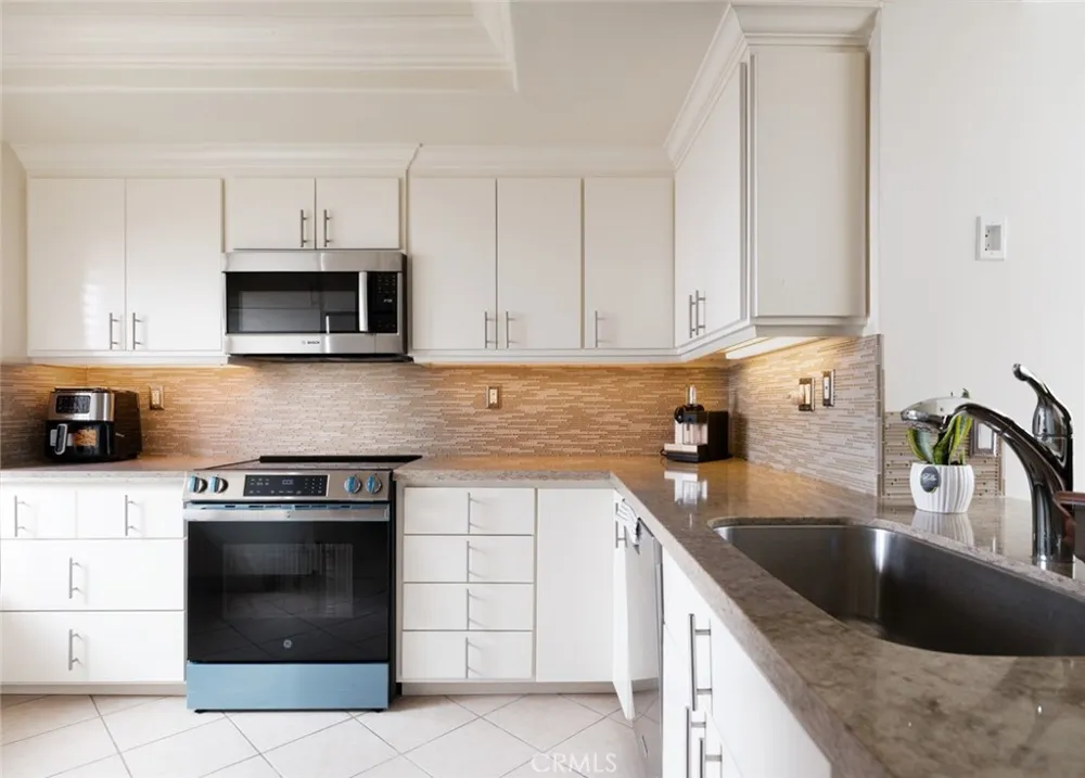 2 Canyon Island Newport Beach, CA 92660