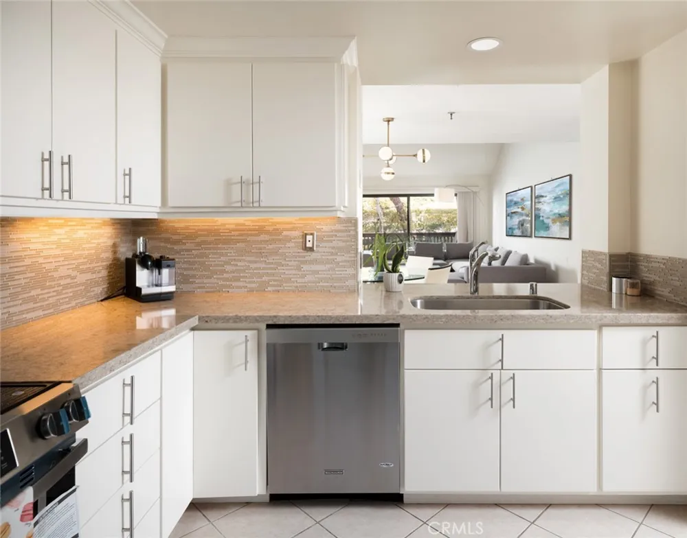 2 Canyon Island Newport Beach, CA 92660