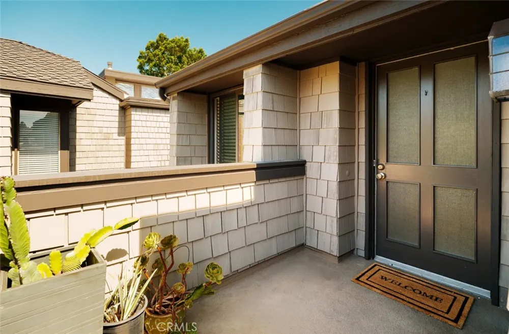 2 Canyon Island Newport Beach, CA 92660