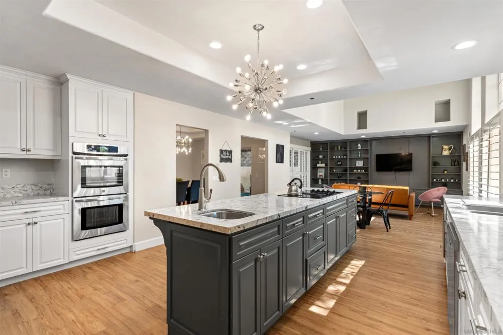 1696 Gil Way Vista, CA 92084