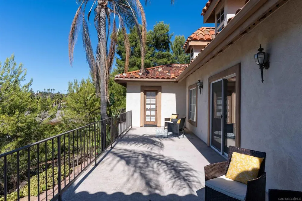 1696 Gil Way Vista, CA 92084