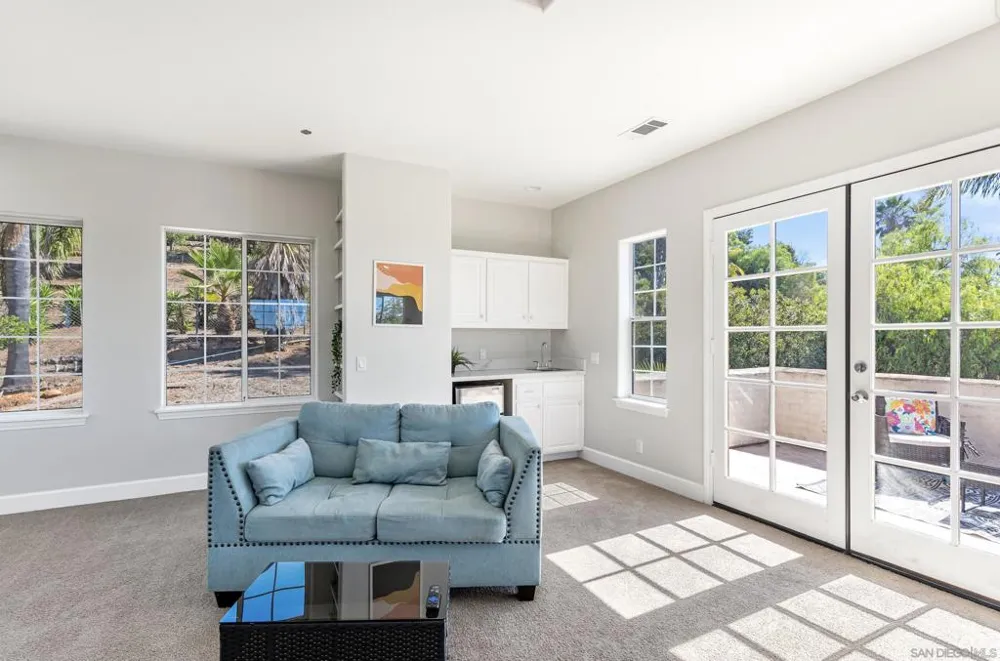 1696 Gil Way Vista, CA 92084