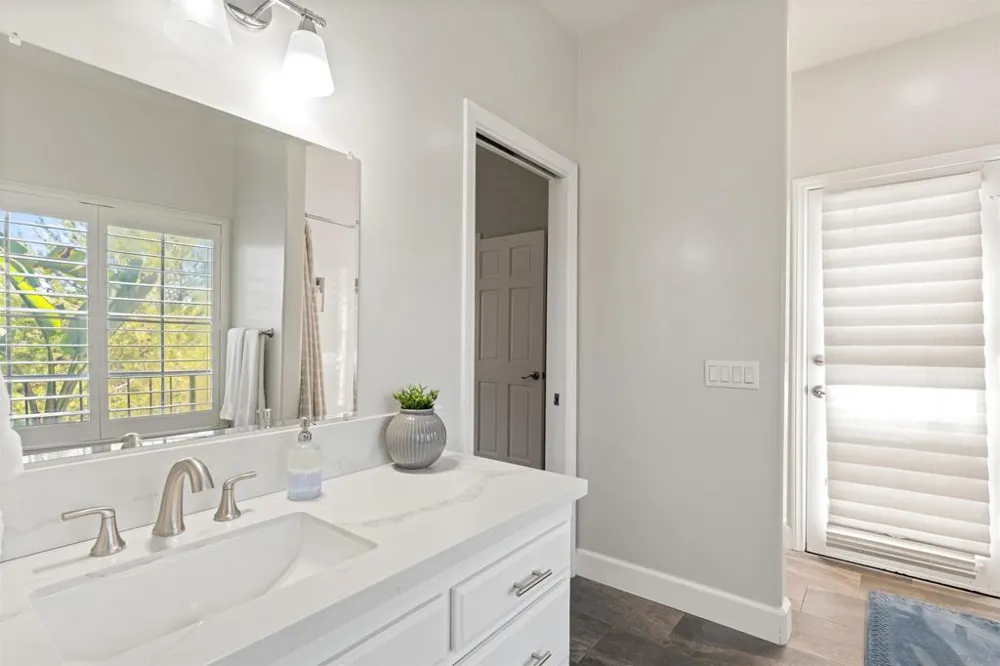 1696 Gil Way Vista, CA 92084