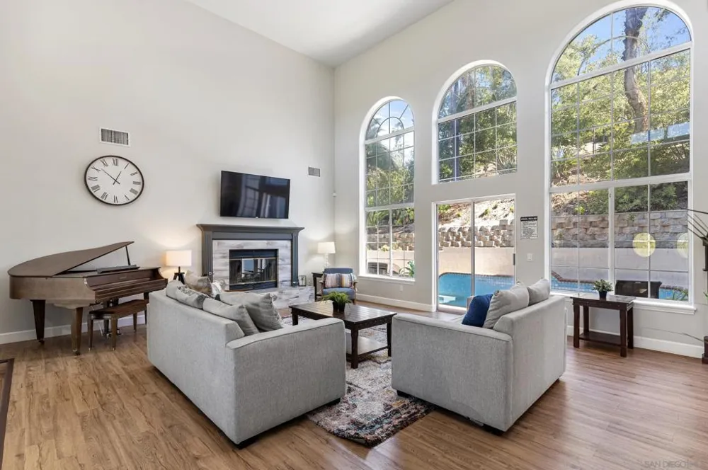 1696 Gil Way Vista, CA 92084