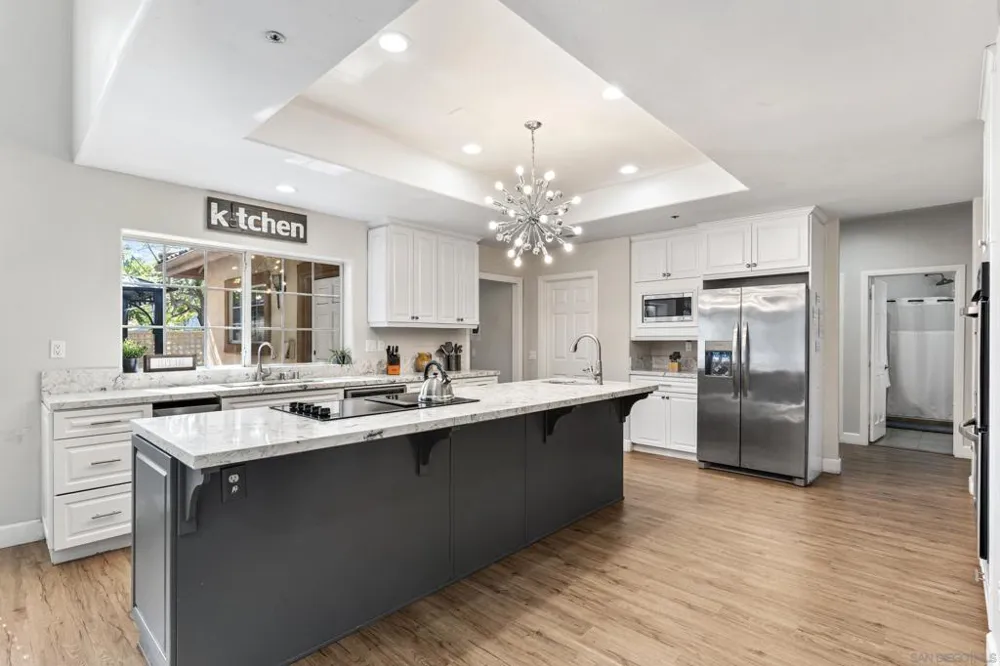 1696 Gil Way Vista, CA 92084