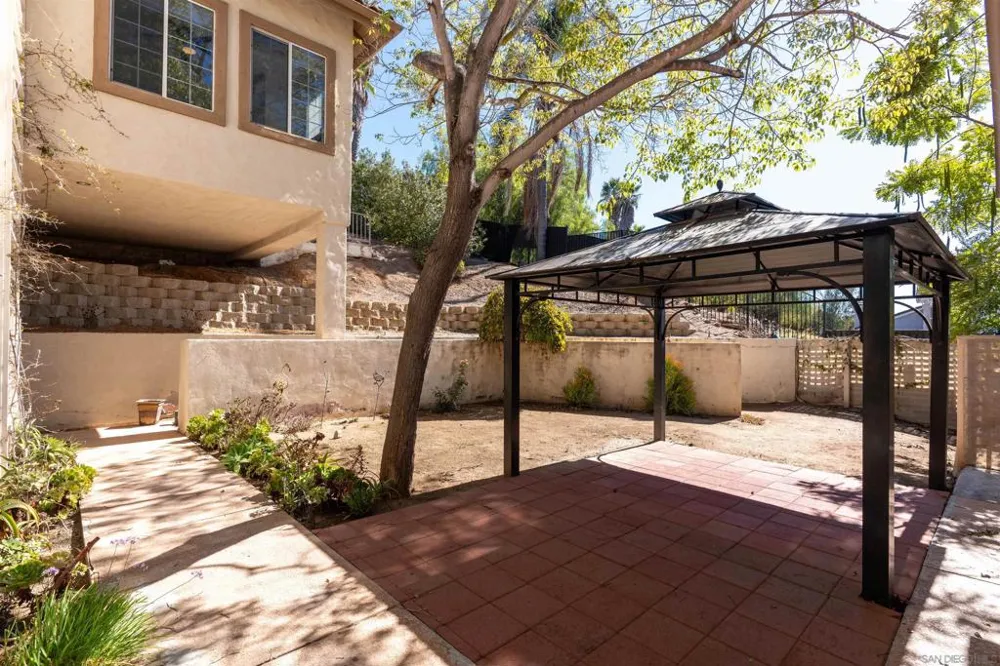 1696 Gil Way Vista, CA 92084