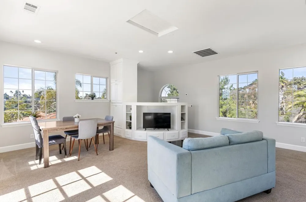 1696 Gil Way Vista, CA 92084