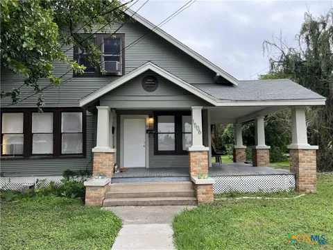 1506 De Leon Street
