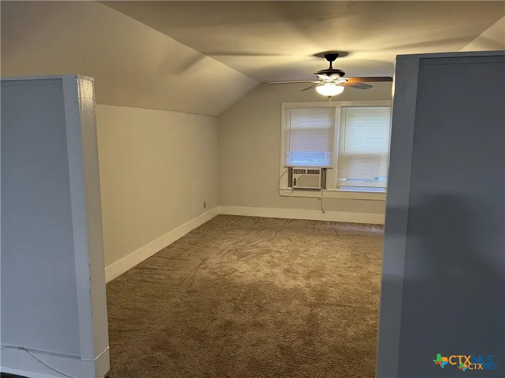 1506 De Leon Street Victoria, TX 77901