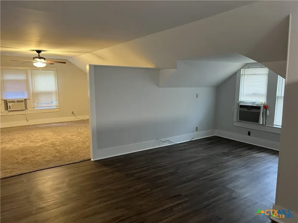 1506 De Leon Street Victoria, TX 77901