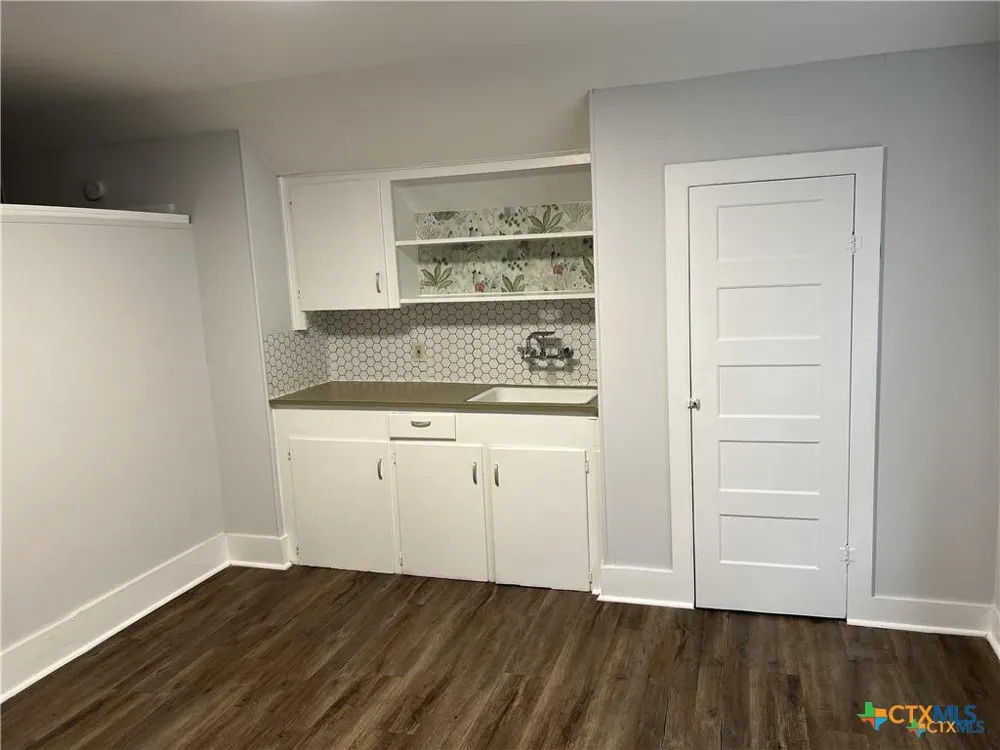 1506 De Leon Street Victoria, TX 77901