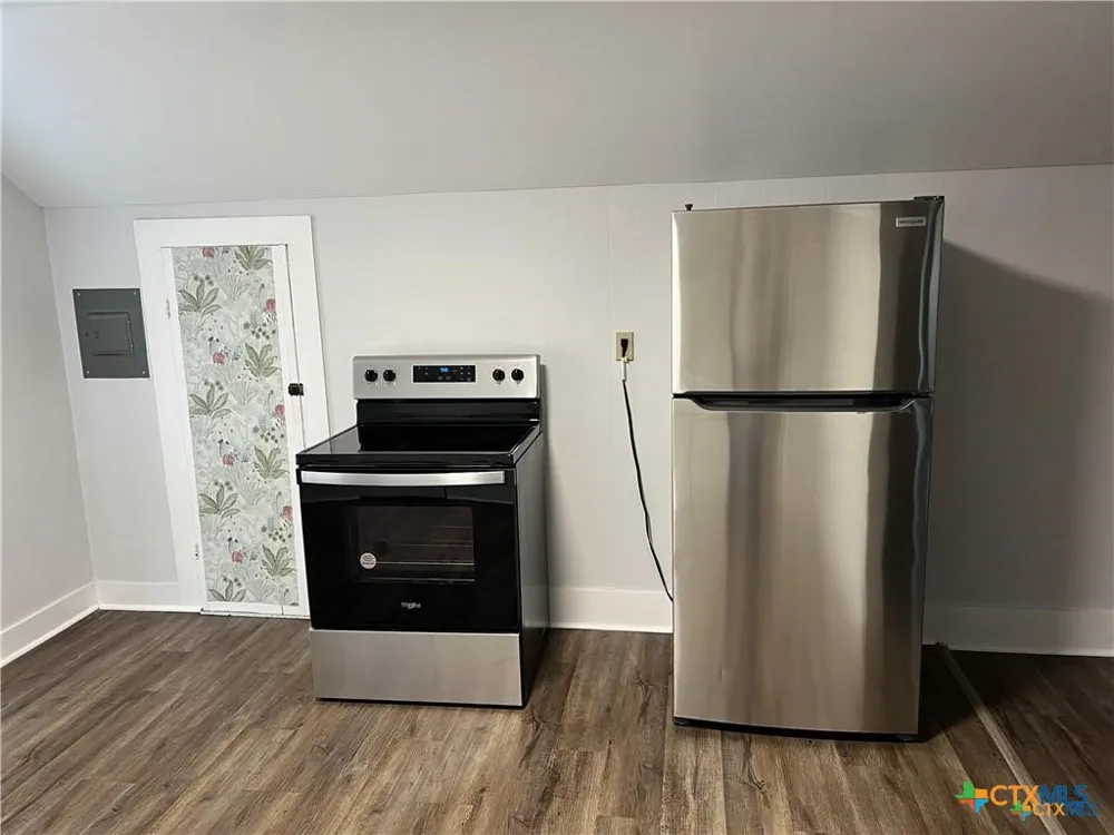 1506 De Leon Street Victoria, TX 77901