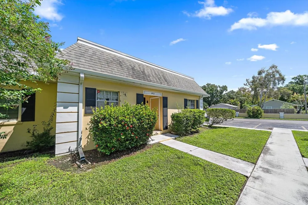 2423 ASPINWALL STREET #2423 Sarasota, FL 34237