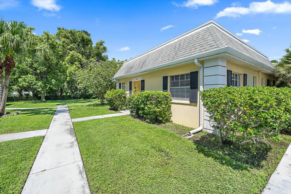 2423 ASPINWALL STREET #2423 Sarasota, FL 34237