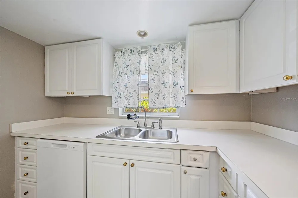 2423 ASPINWALL STREET #2423 Sarasota, FL 34237
