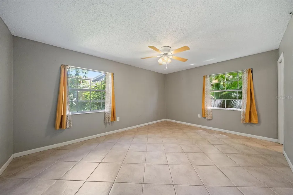 2423 ASPINWALL STREET #2423 Sarasota, FL 34237