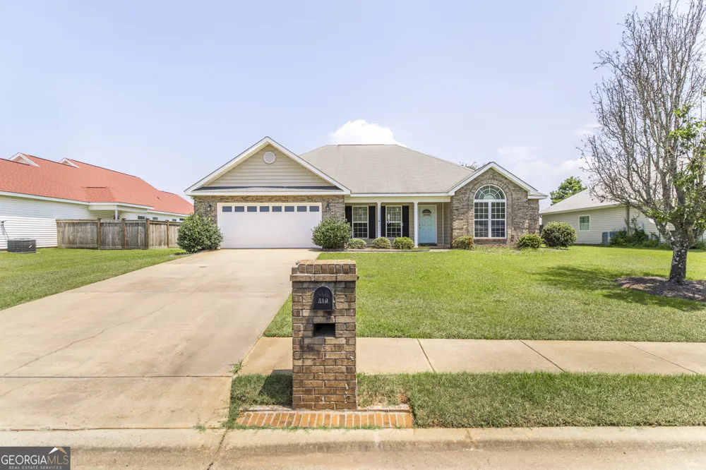 310 Falkirk DR Warner Robins, GA 31088