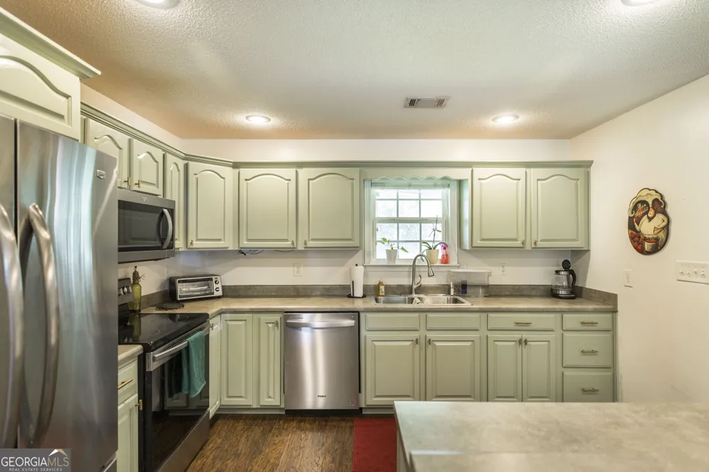 310 Falkirk DR Warner Robins, GA 31088